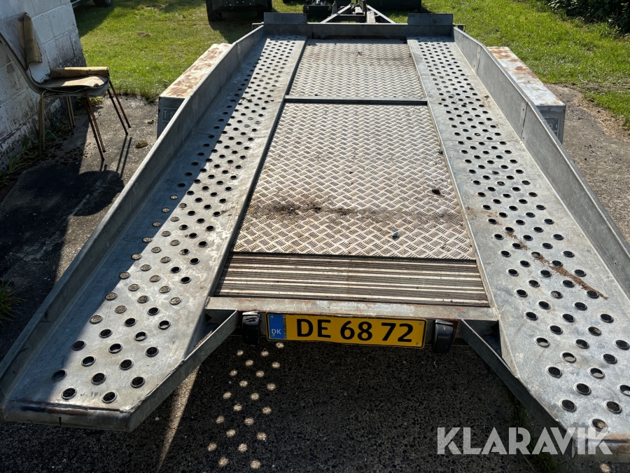 Maskintrailer med tip Brenderup 1503