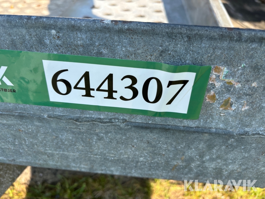 Maskintrailer med tip Brenderup 1503