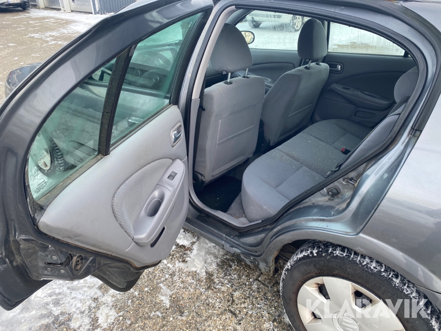 Nissan Almera 1,8