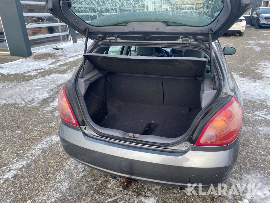 Nissan Almera 1,8
