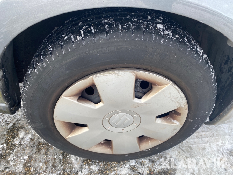 Nissan Almera 1,8