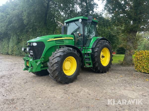 Traktor John Deere 7920