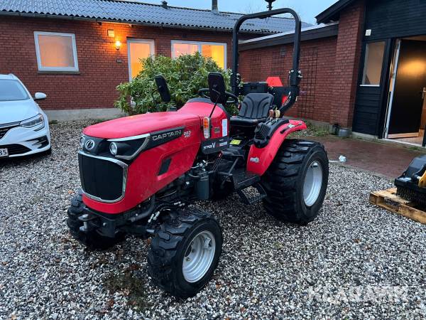 Kompakttraktor Captain 263 4WD