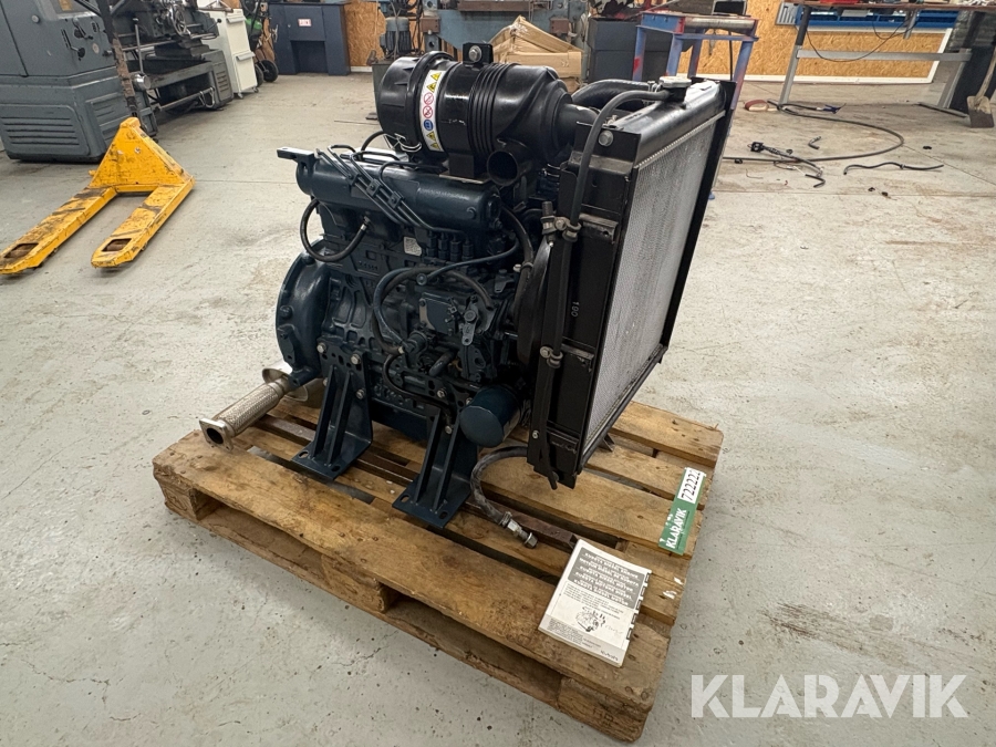 Motor med køler Kubota V2403-3