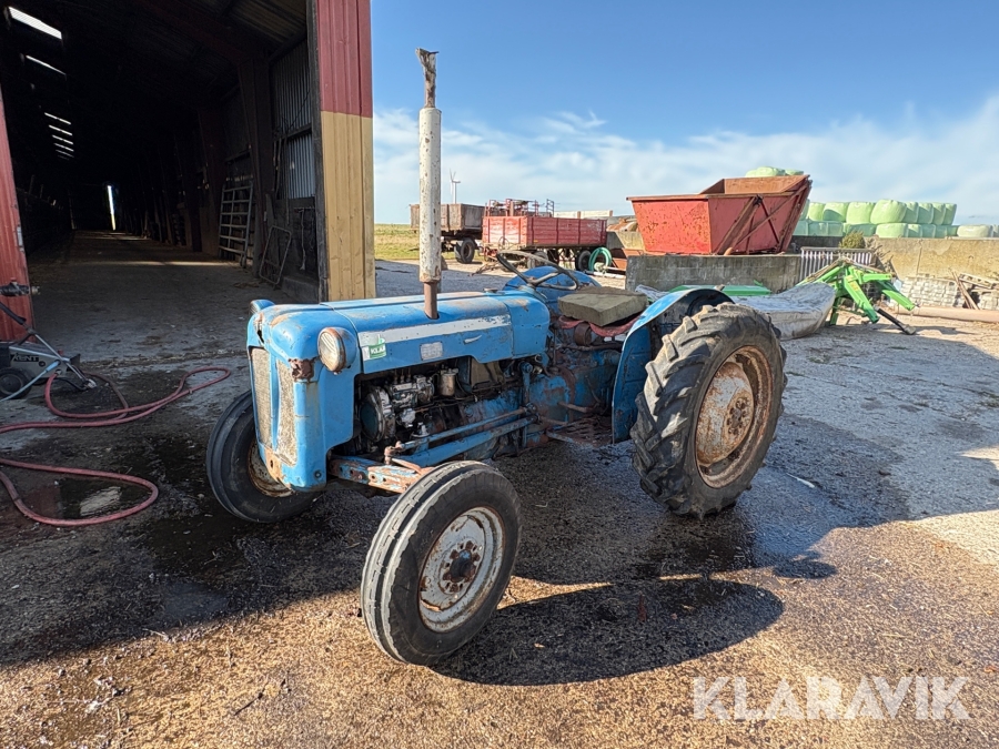 Traktor Fordson Dexta