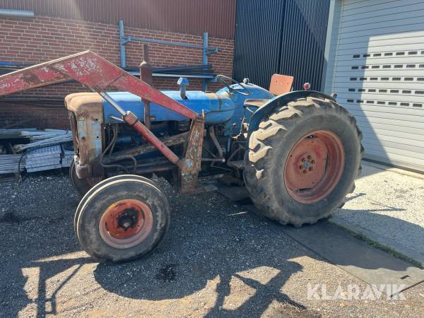 Traktor Fordson major 4 cyl Diesel med frontlæsser