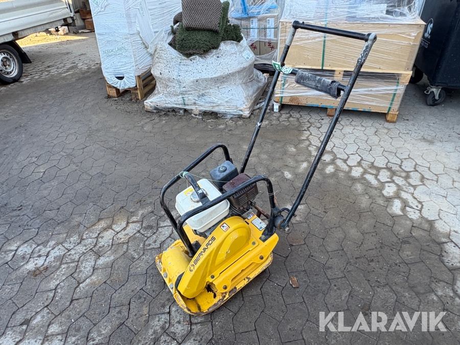 Pladevibrator Bernards