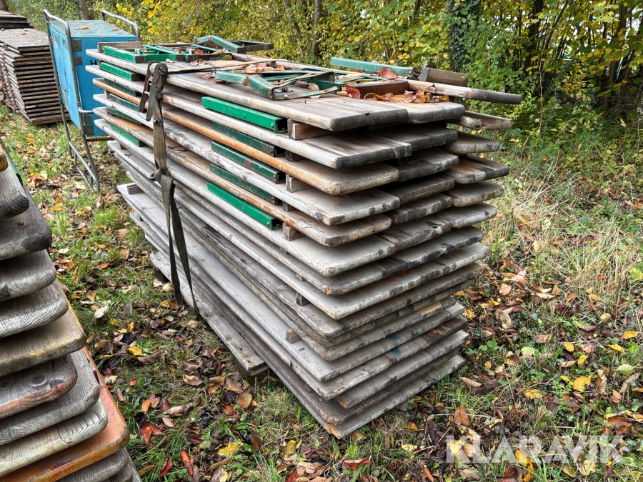 Folde bænke og bordplader 1 Palle 15styk bænke & 10 bordplader