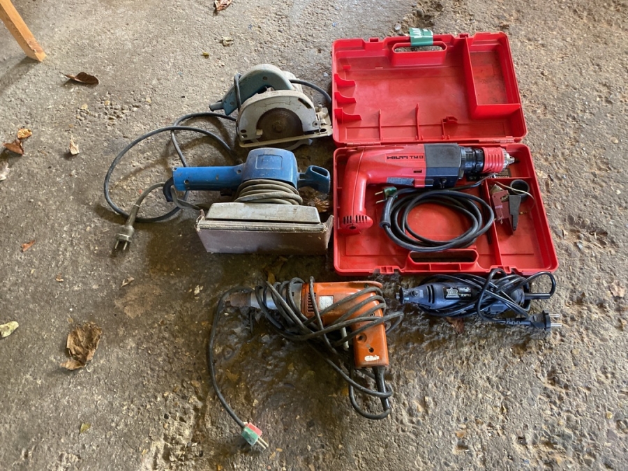 Diverse håndholdte maskiner