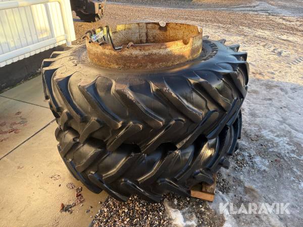 Tvillingehjul Semperit 18.4R38 med låse 2 styk 