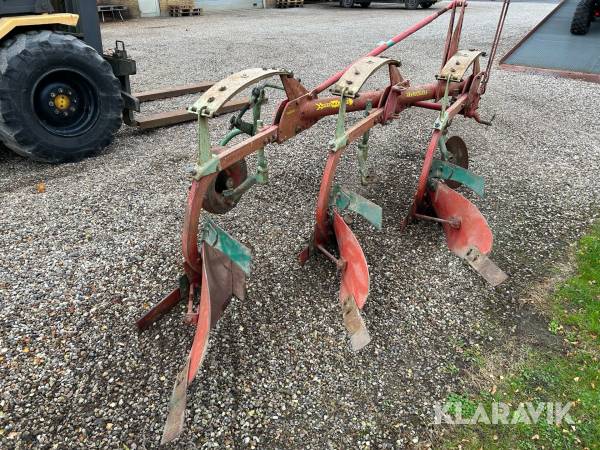 3 furet plov Kverneland