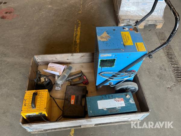 Lot - affugter, dykpumpe, varmeblæser, klammepistol, sømpistol