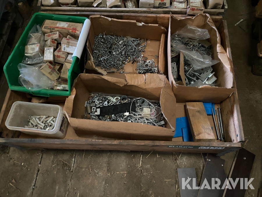 Stor lot af diverse bolte Lot