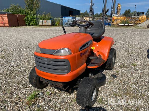 Græsslåmaskine / havetraktor Husqvarna LT151