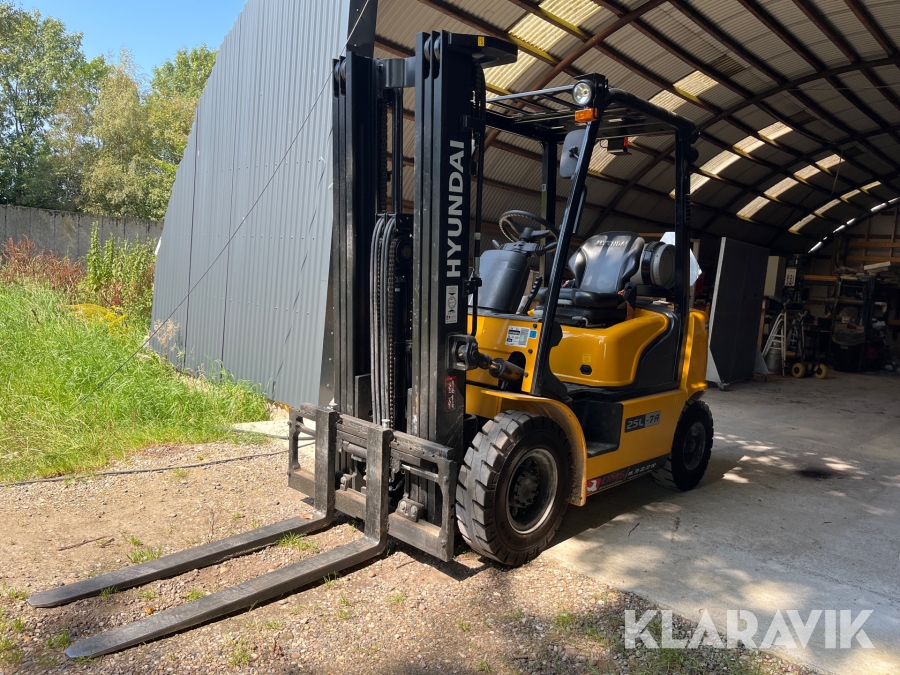 Gas truck Hyundai 25L-7A