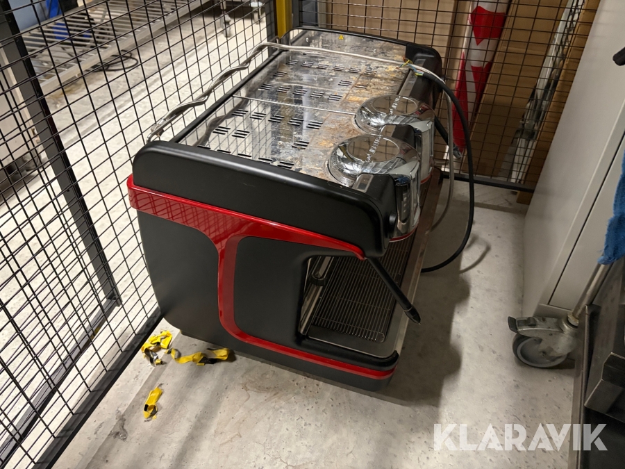 Espressomaskine La Cimbali M100RE GTI DT/2 VA med kaffekværn og tilbehør