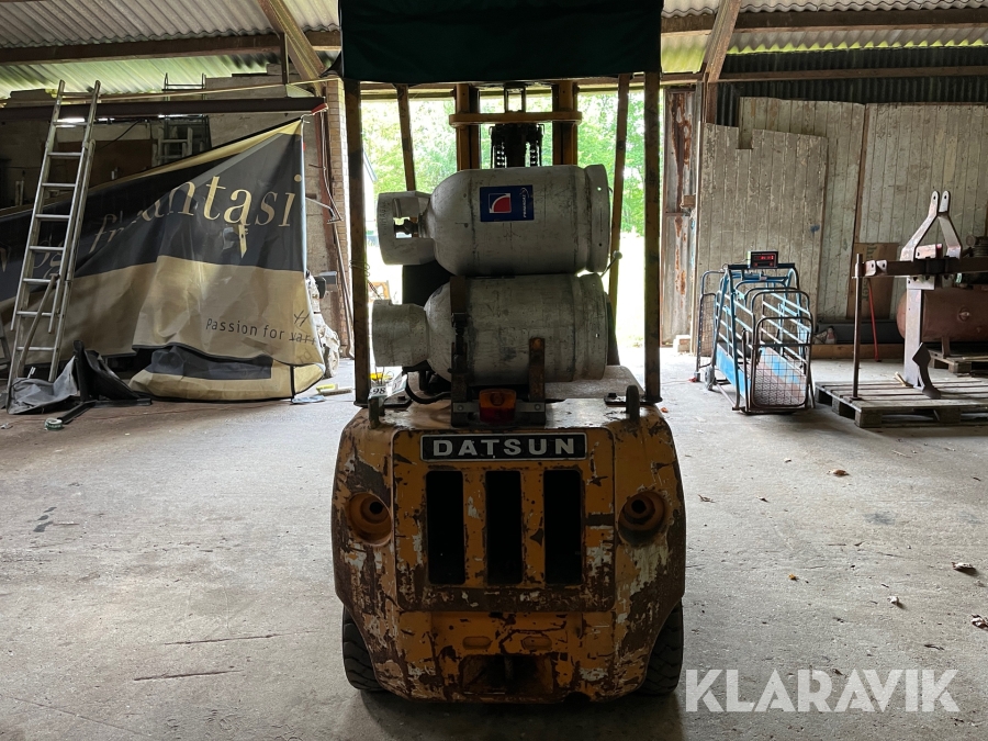 Gas truck Datsun FG103