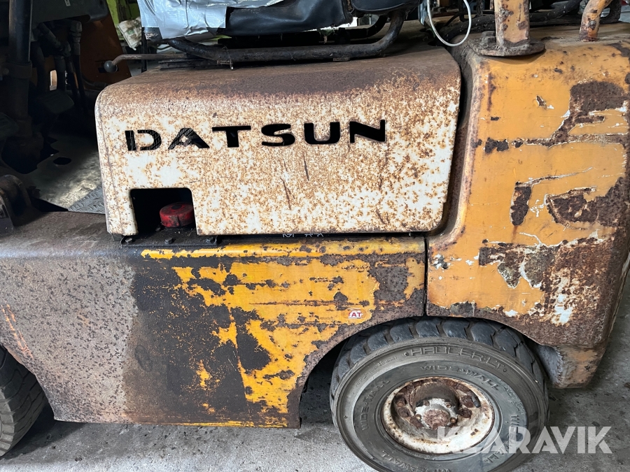 Gas truck Datsun FG103