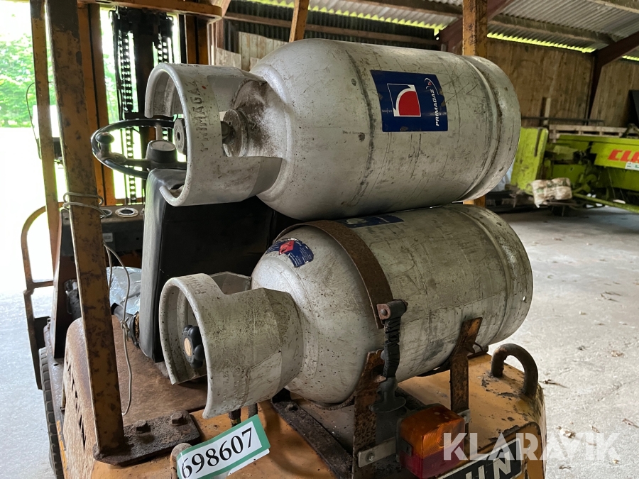 Gas truck Datsun FG103