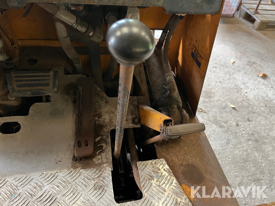 Gas truck Datsun FG103