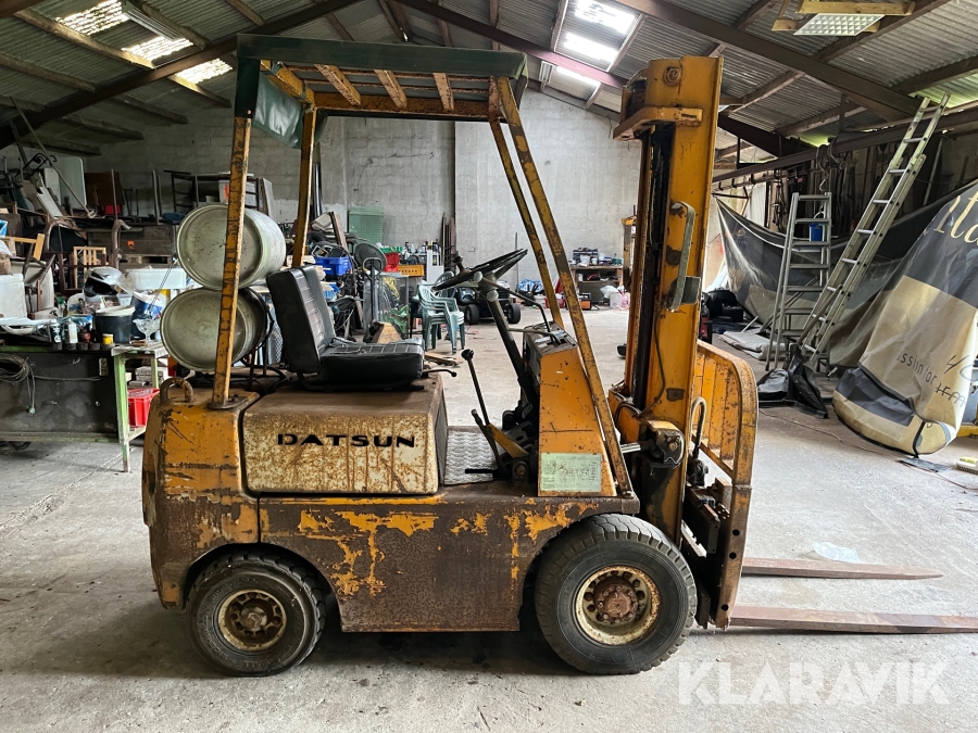 Gas truck Datsun FG103