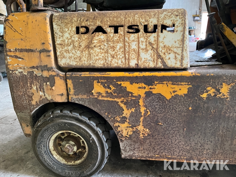 Gas truck Datsun FG103