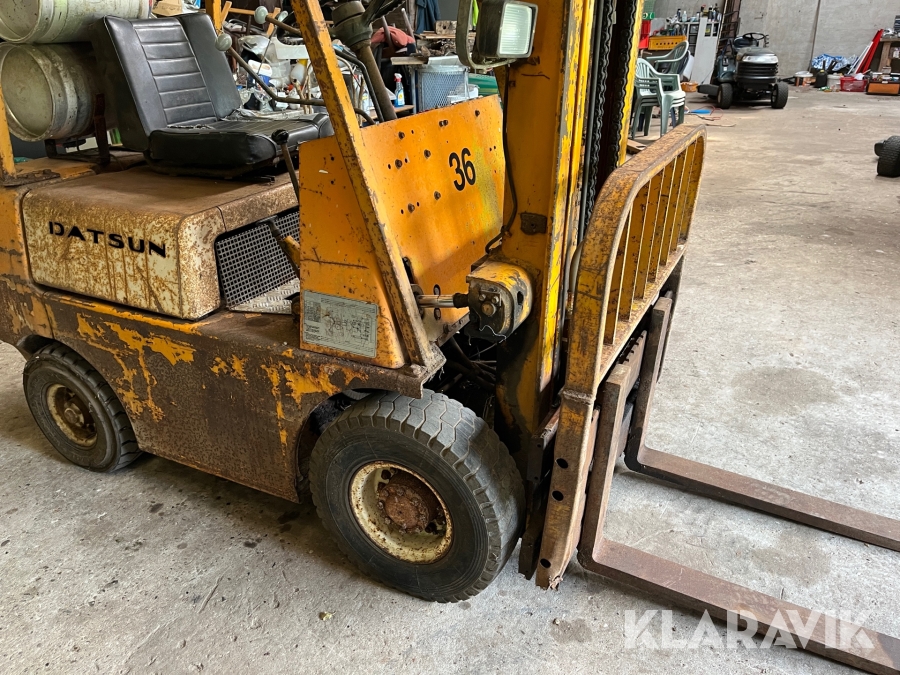 Gas truck Datsun FG103