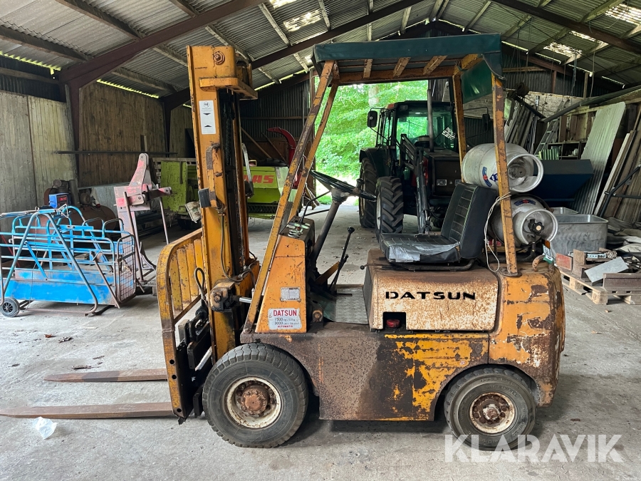 Gas truck Datsun FG103