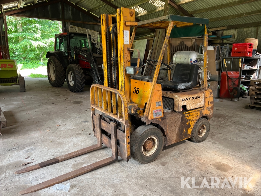Gas truck Datsun FG103
