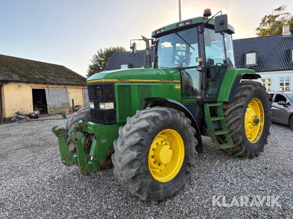 Traktor John Deere 7800