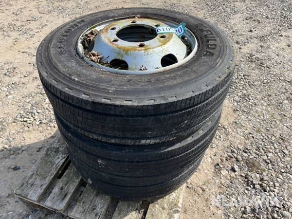 3 hjul  215/75 R 17,5