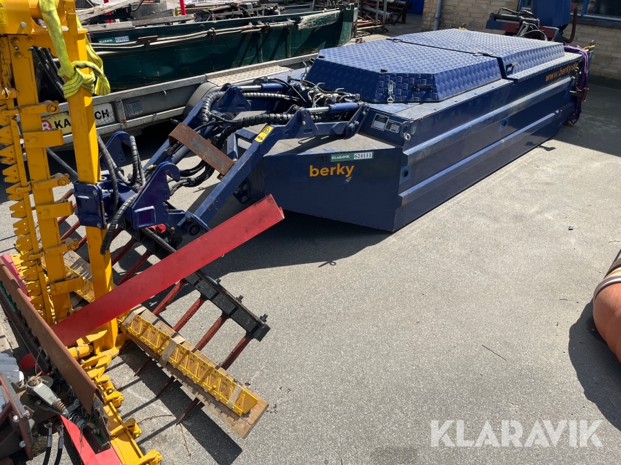 Grødeskærerbåd Berky 6310
