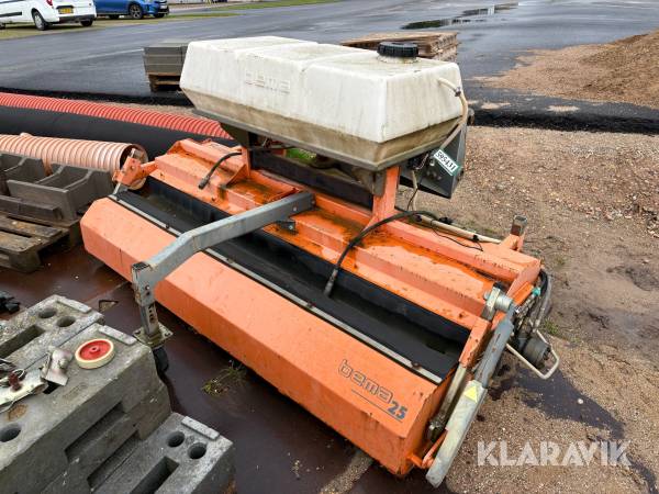 Hydraulisk kost Bema Typ 2300 med tank