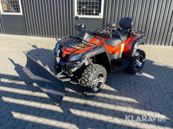 ATV CFORCE 820LE 4X4 med skrabeblad