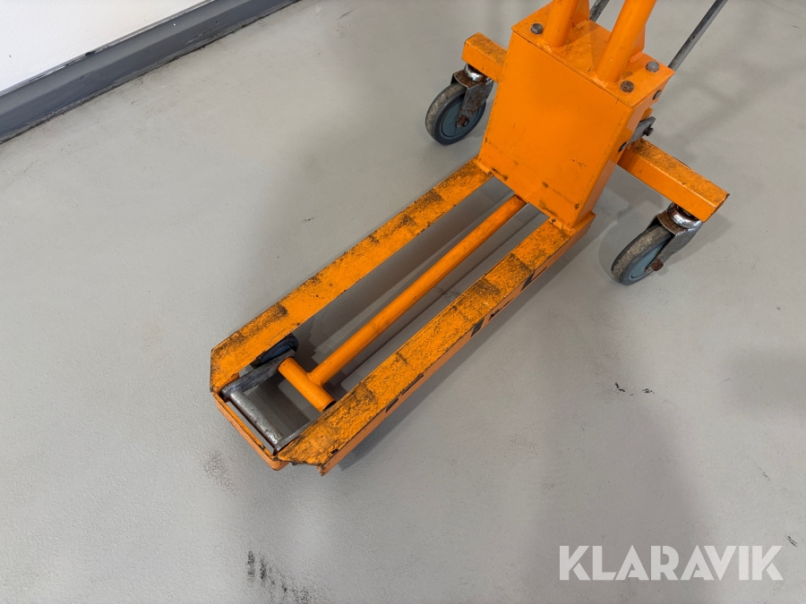 Kvartpalle løfter Still MR200