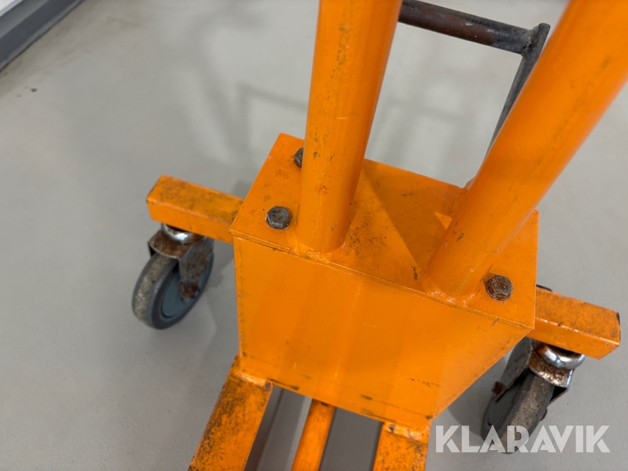 Kvartpalle løfter Still MR200