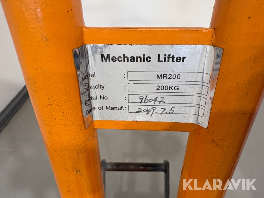 Kvartpalle løfter Still MR200