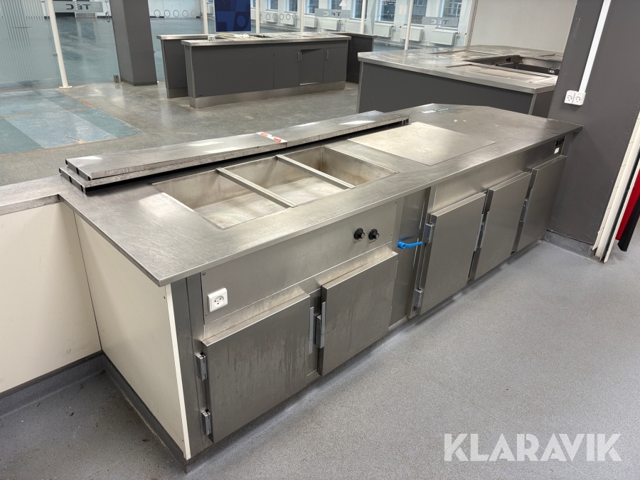 Kølebord med varmeskab