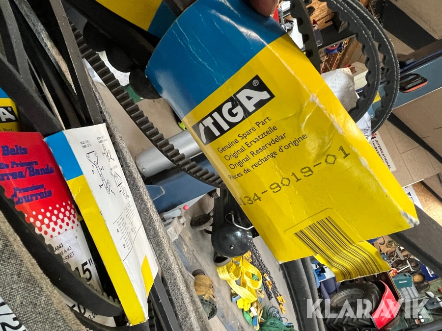 Lot - Knive og remme