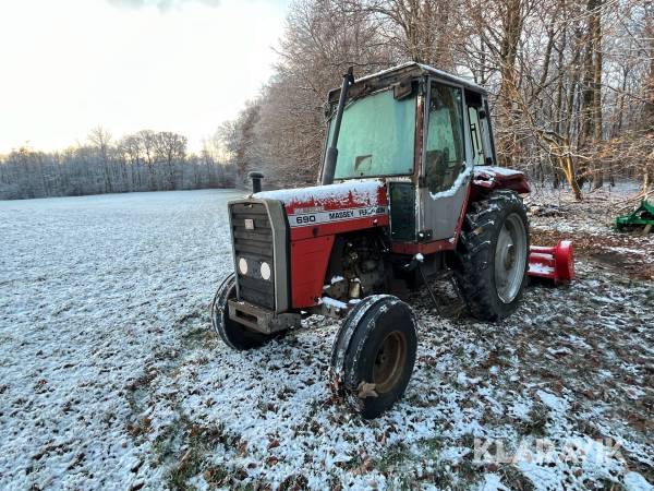 Traktor Massey Ferguson 690