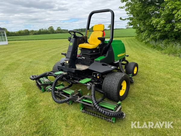 Plæneklipper John Deere 3235C 4WD
