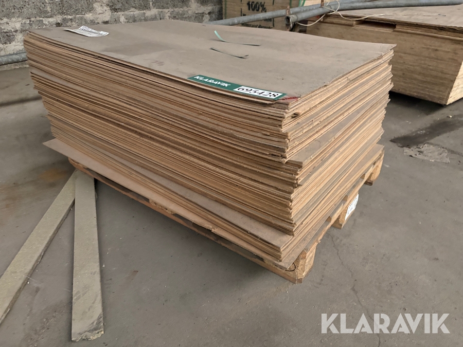 Masonit plader cirka 120 styk
