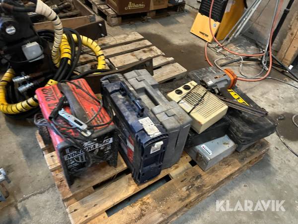 Palle med diverse udstyr