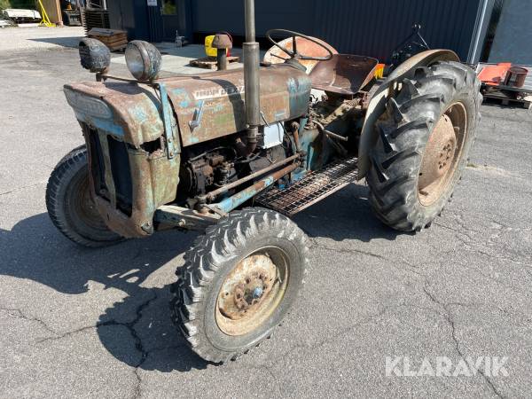 Traktor Fordson Super Dexta