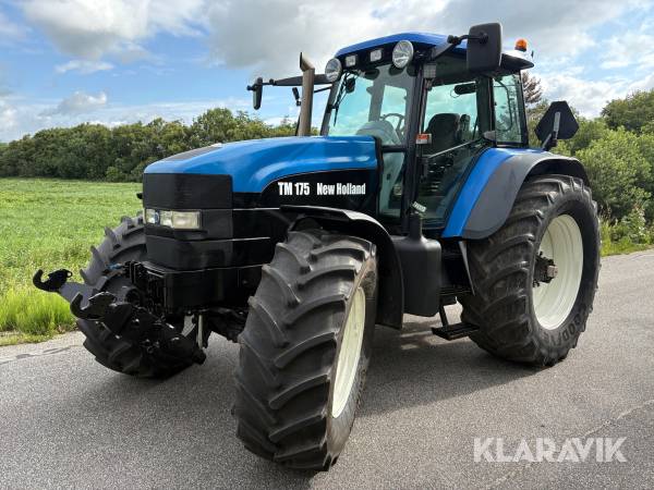 Traktor New Holland TM 175