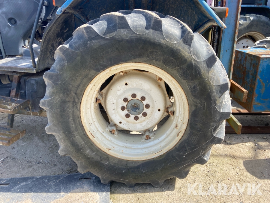 Traktor New Holland 4635, Glostrup, Klaravik auktioner