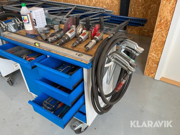 Værkstedvogn med udstyr