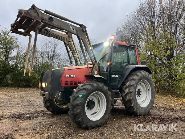 Traktor Valtra 6550 med frontlæsser