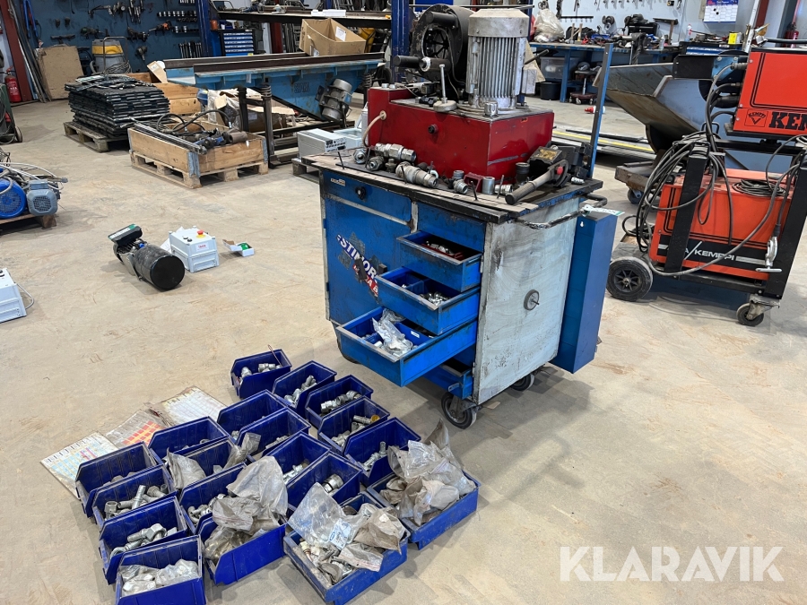 Slange presser station med udstyr Finn-Power P20M