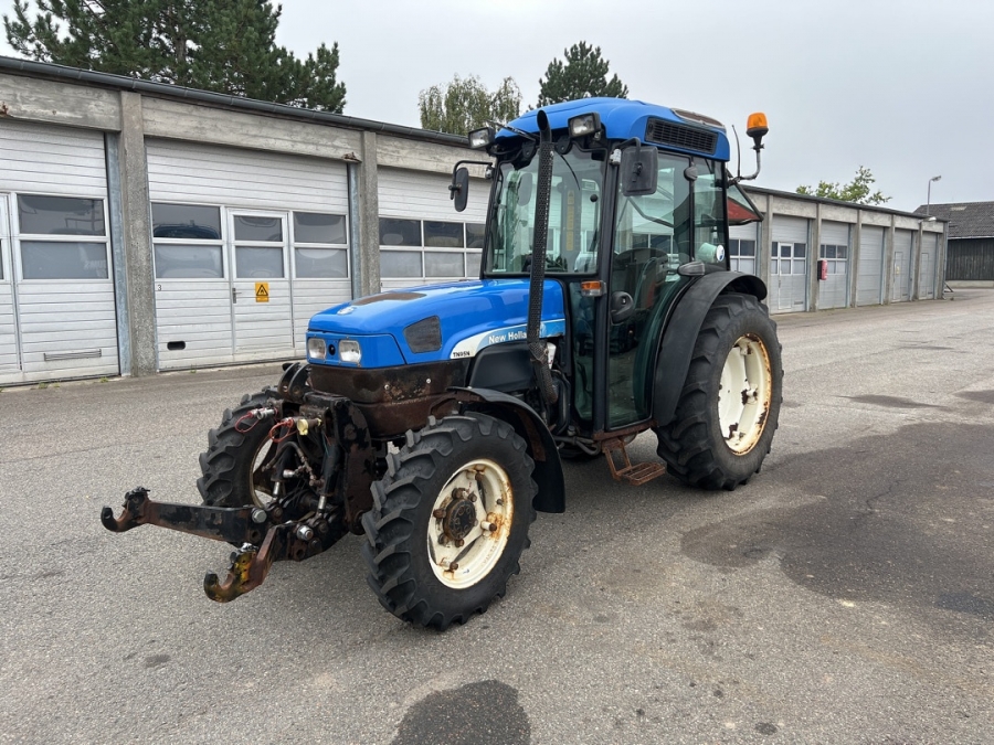 Traktor New Holland Tb 95 na 4wd